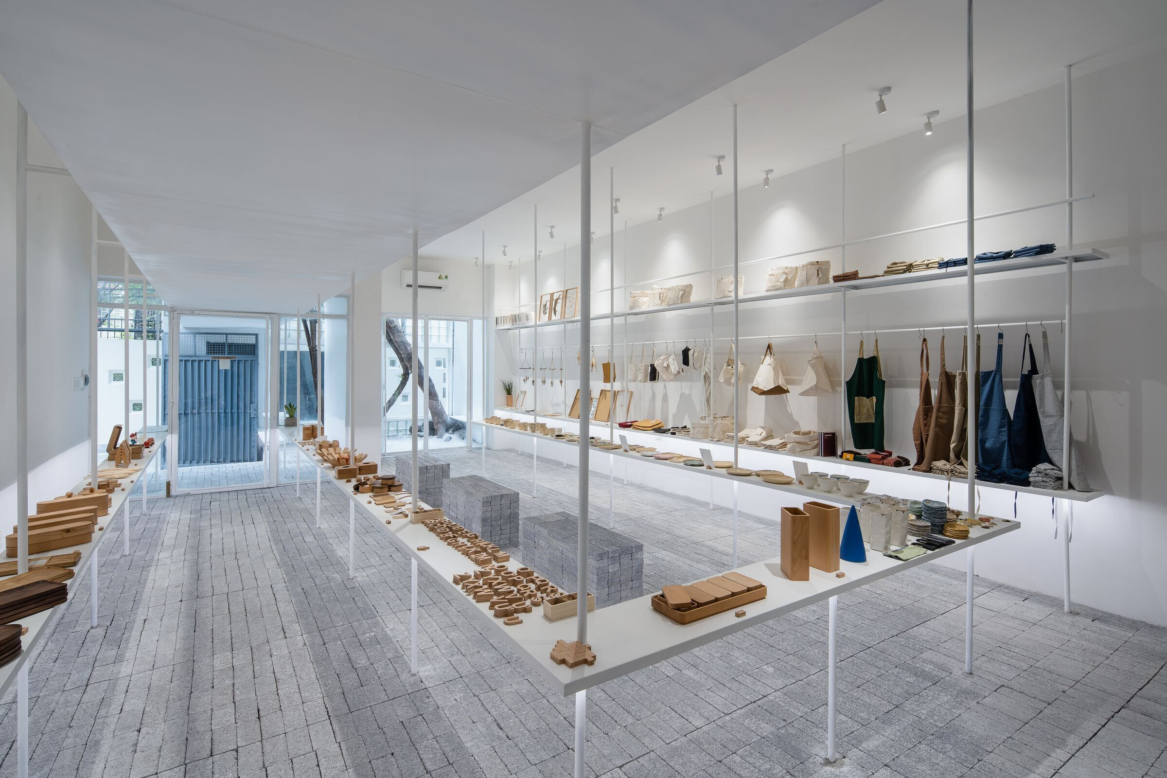 越南陶器店创意展示空间丨越南胡志明市丨Sawadeesign Studio-20