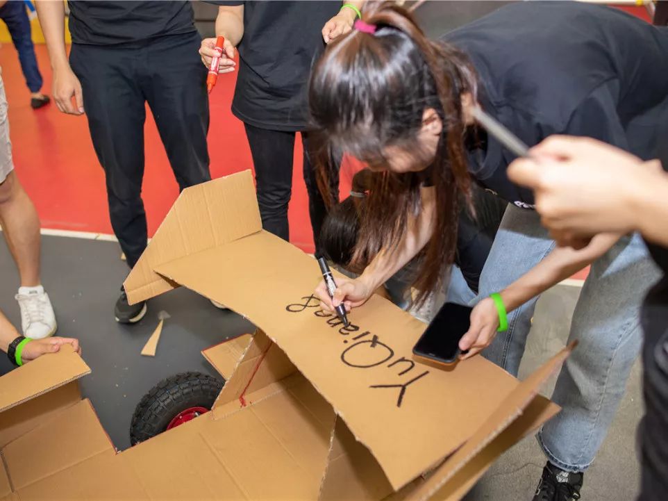 于强&Partners 团建活动，室内设计团队打造“飞驰人生”-35