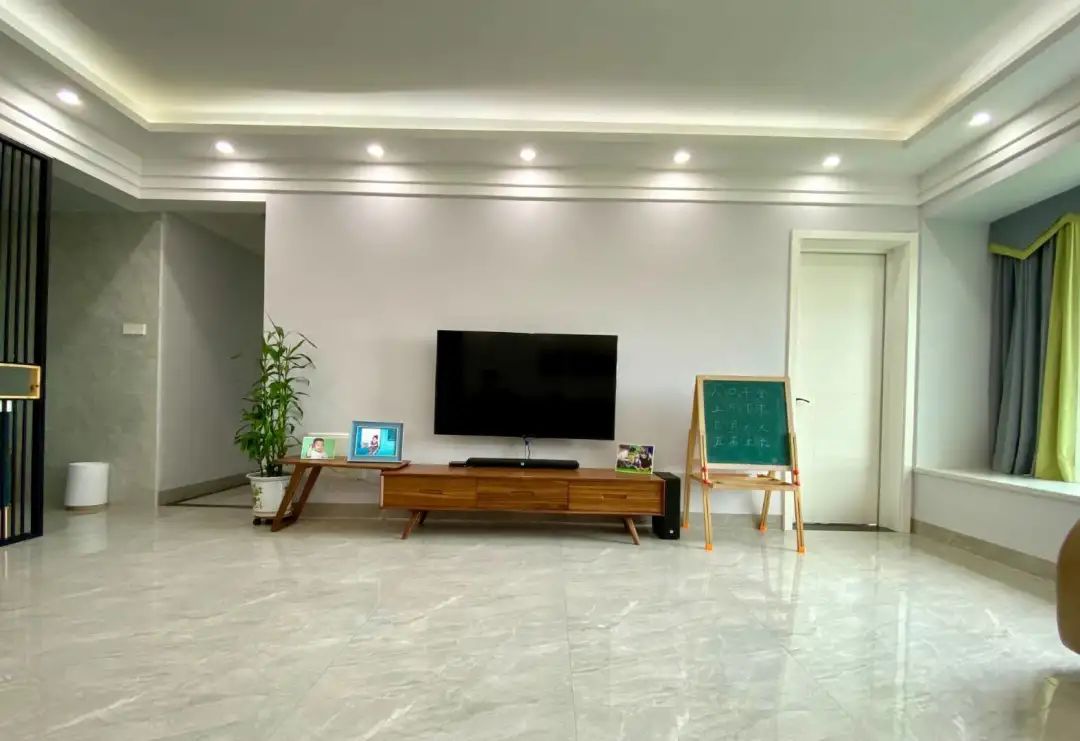 百吋明基激光电视打造大气共享客厅-21