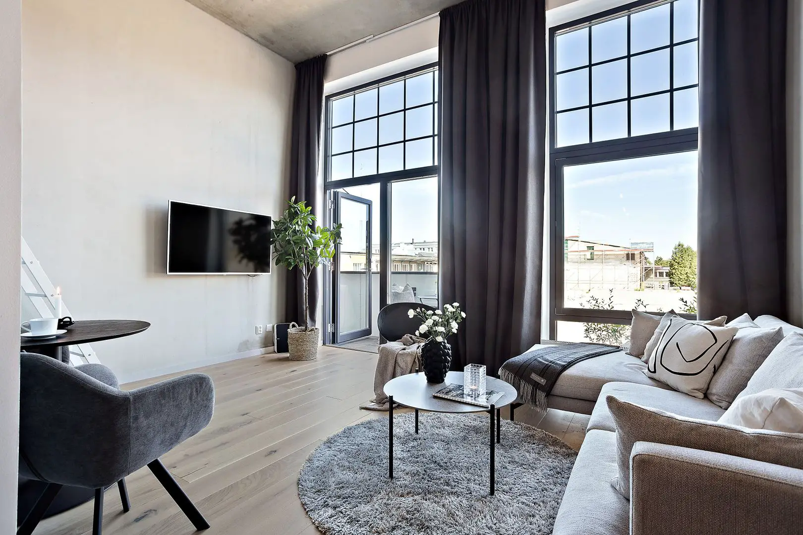 瑞典 35m2 蓝色调迷你复式公寓，设计巧妙空间利用充分-7