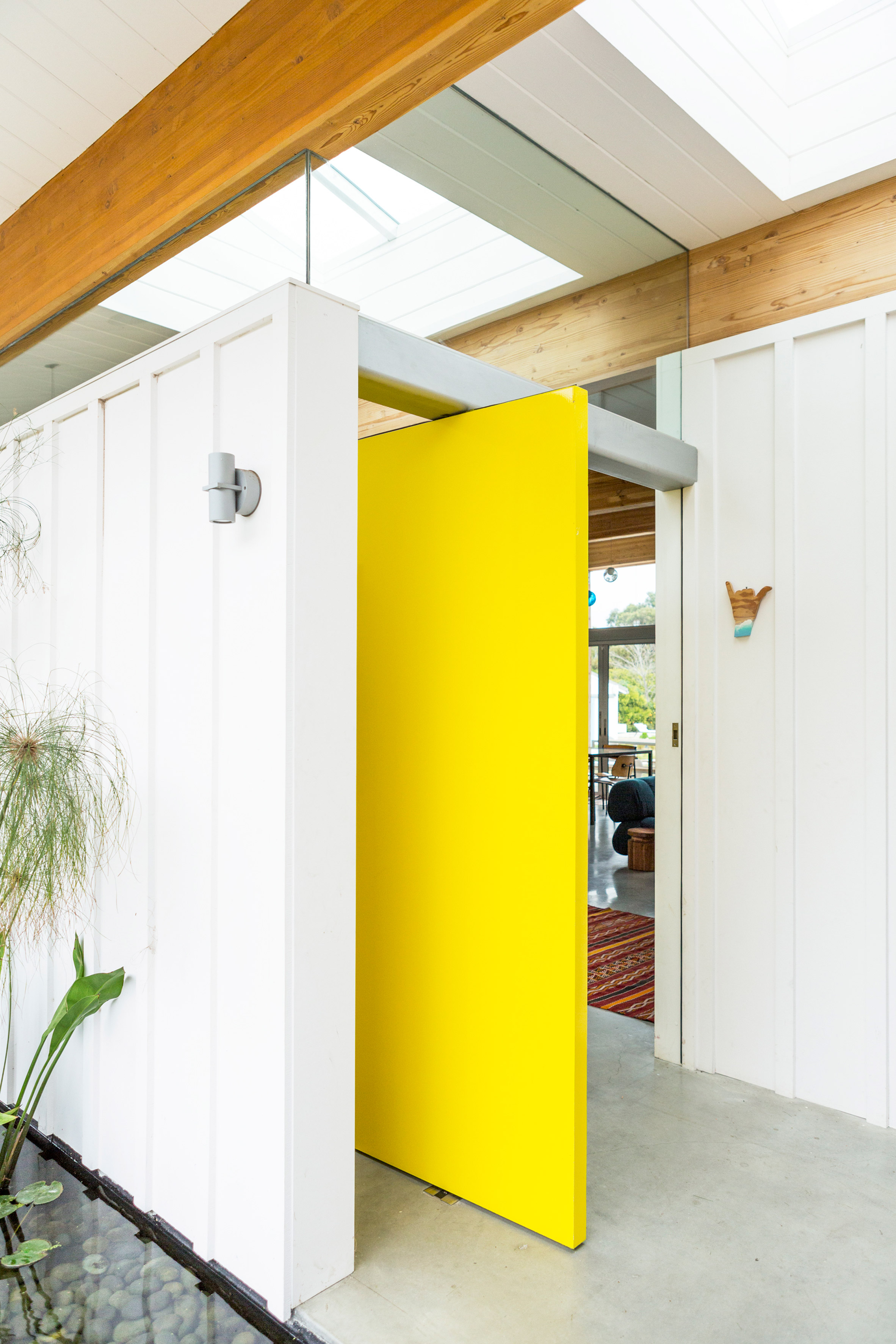 Bestor Architecture creates Malibu beach home for Beastie Boys rapper-10