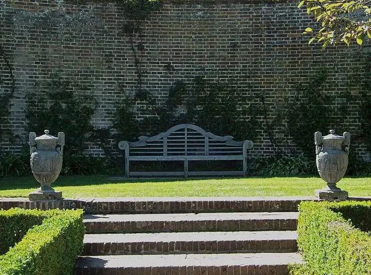 一个设计，一个栽种，夫妻协力打造的复古花园-24