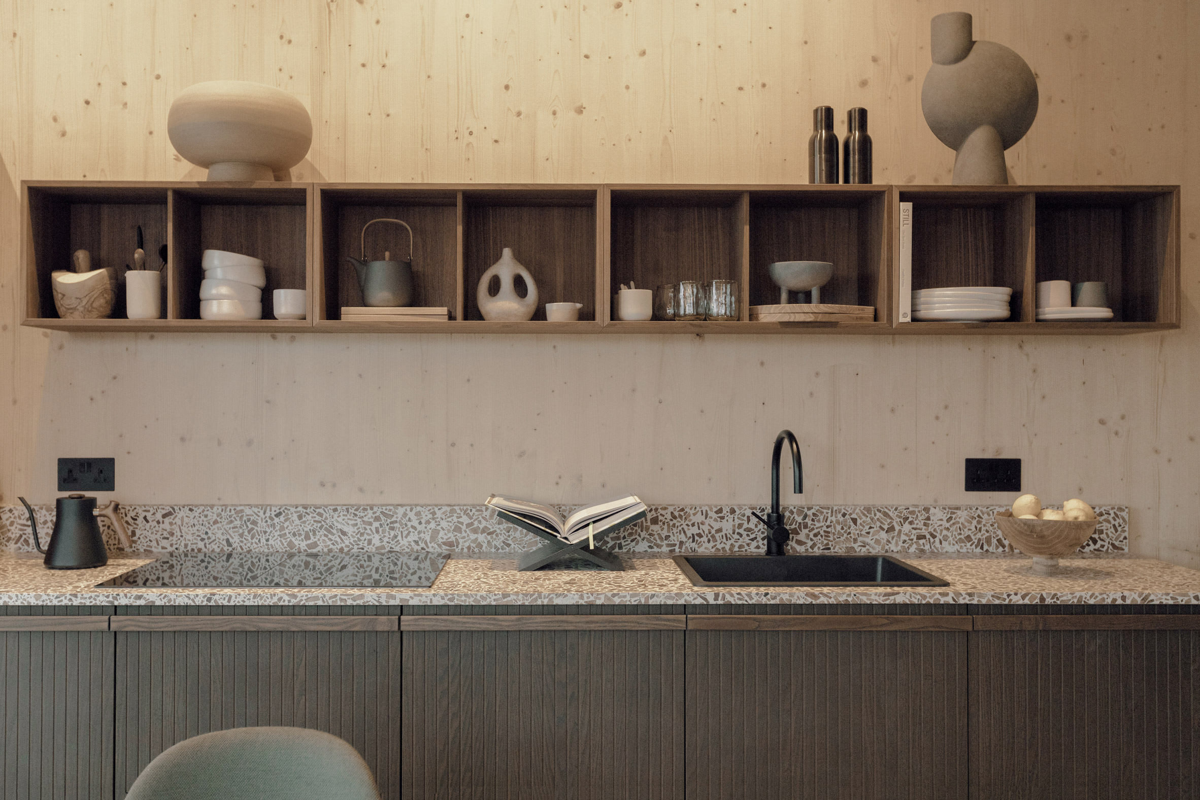 俯瞰科茨沃尔德的扭曲度假屋丨英国丨Koto-44