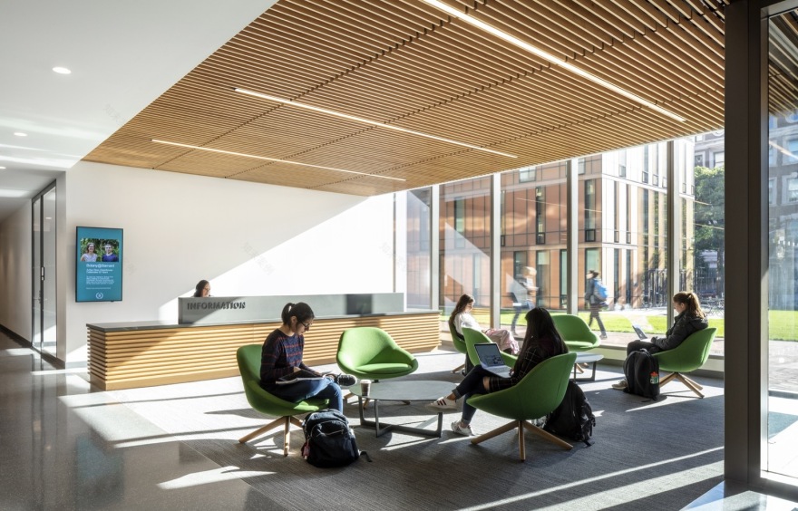 巴纳德学院,米尔斯坦中心 SOM-59