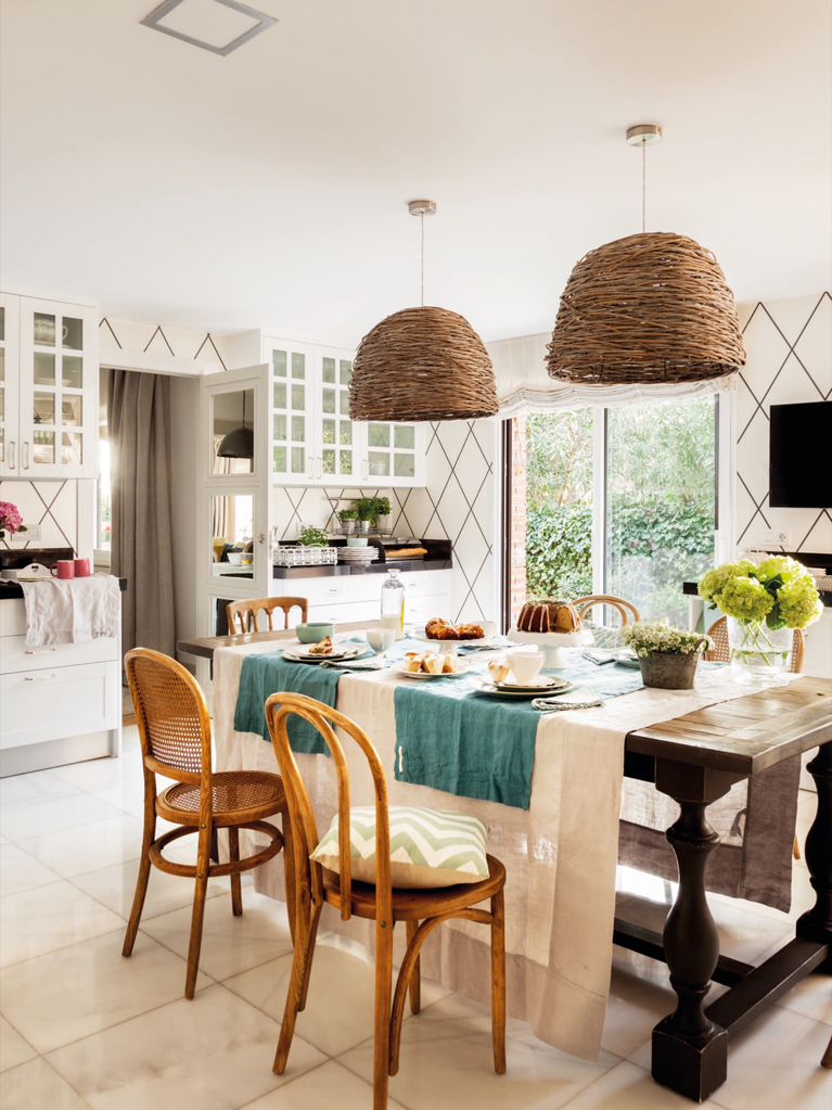 An unforgettable and Impressive Home Full of Natural Light-11