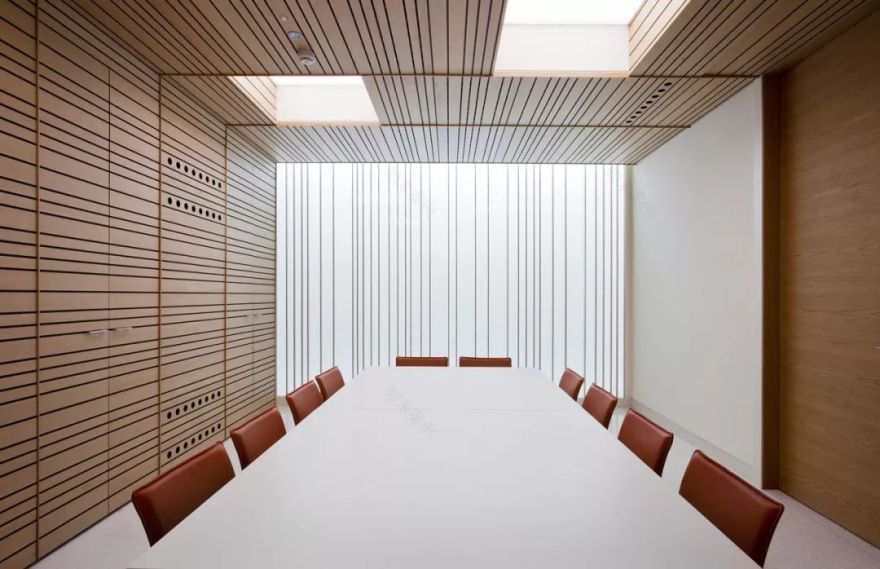 光影共舞,昼夜共存——AI 室内设计整合的地下办公空间-36