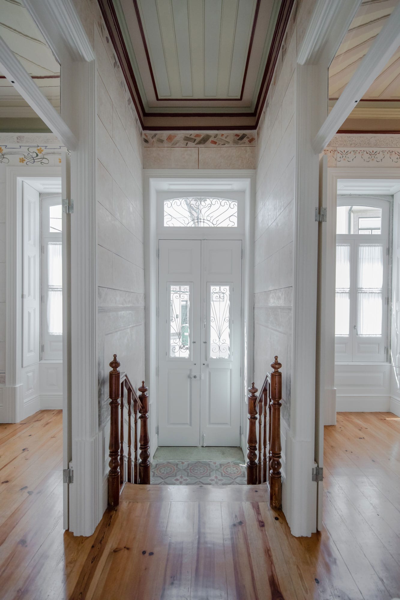 葡萄牙奥瓦城市翻新住宅，内外兼修的现代美学-4