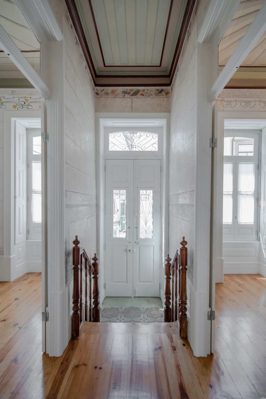 葡萄牙奥瓦城市翻新住宅,内外兼修的现代美学-4