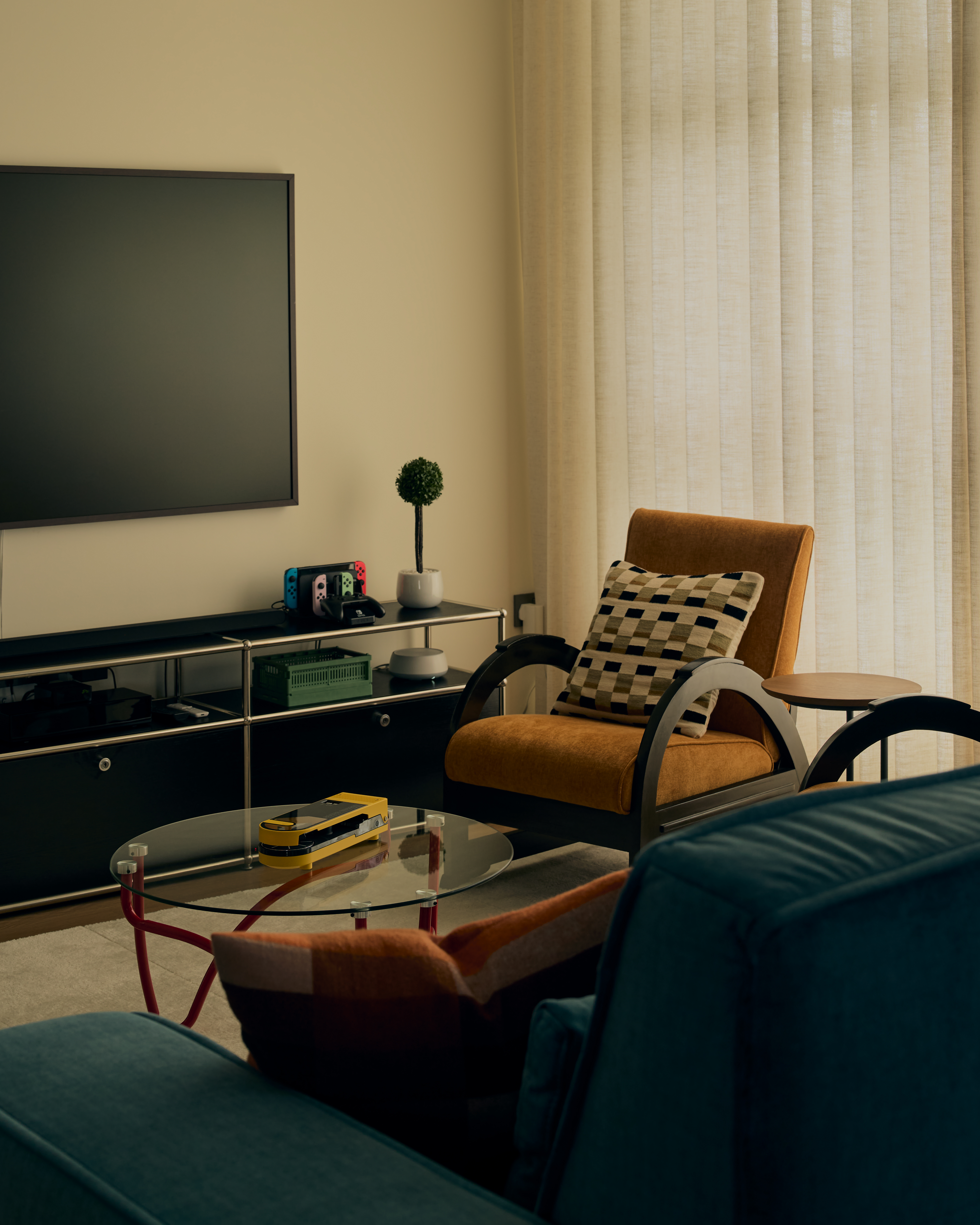Cozy home in Canberra, Singapore-3