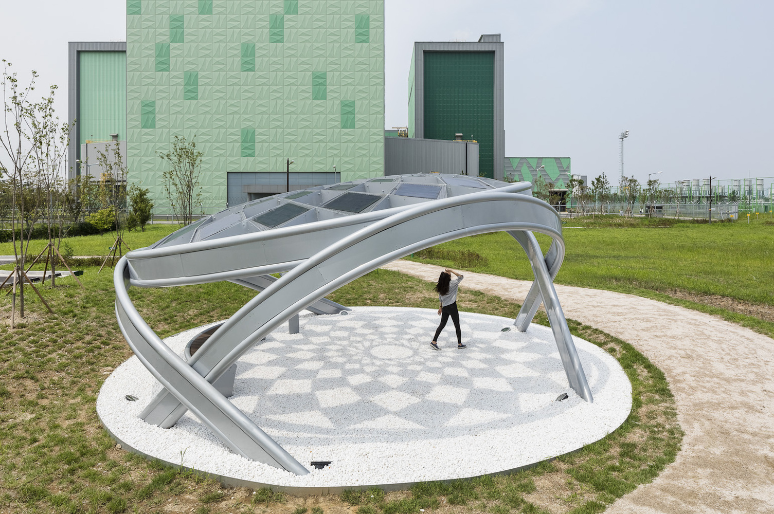 太阳能松果雕塑花园-34