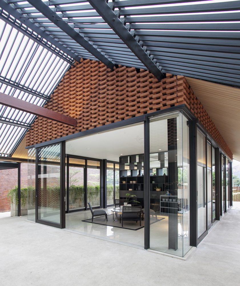 印尼马朗绿色梯田住宅 | 自然通风与光线的巧妙融合-43