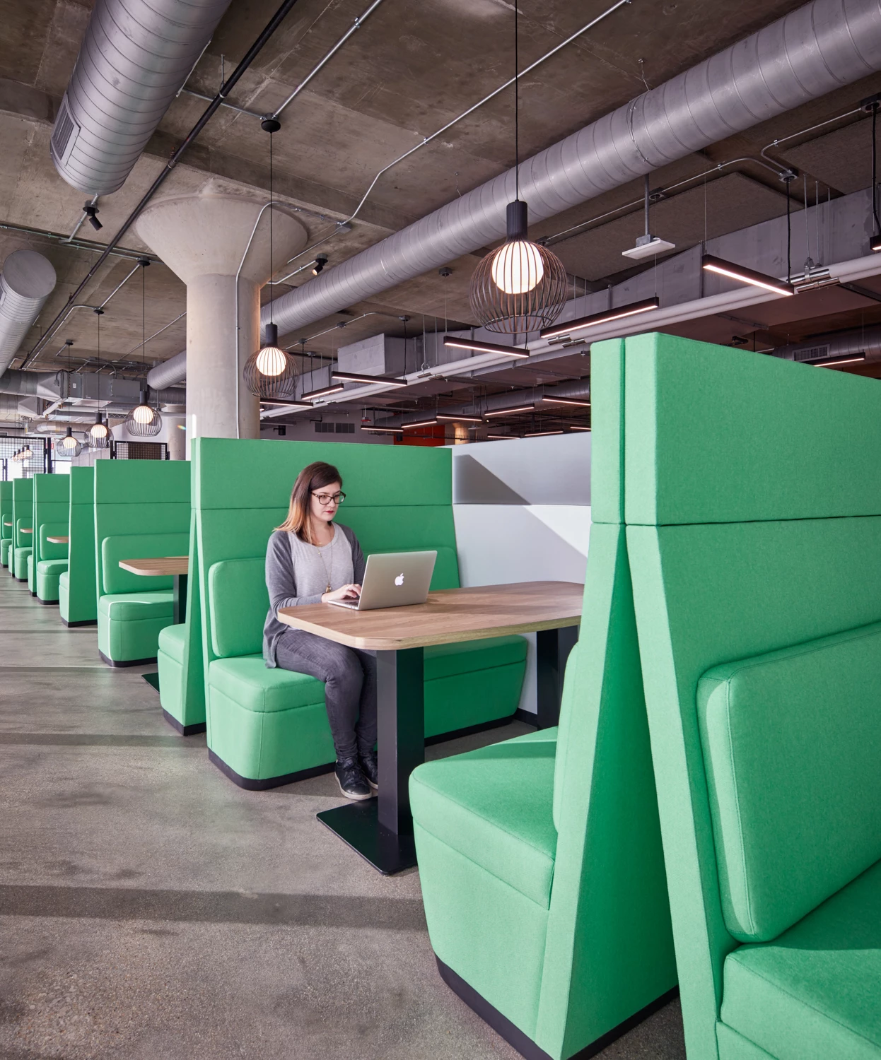 芝加哥 Glassdoor 办公室——现代都市中的活力空间-40