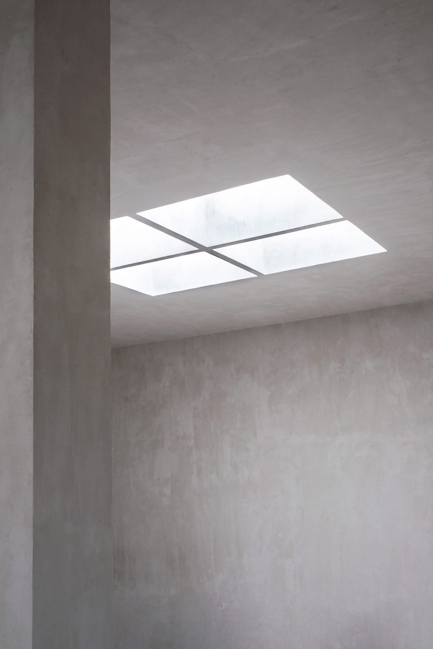 Monochromatism, Light, And Space: A Tour Inside The Visionary World Of OOAA Arquitectura - IGNANT-4