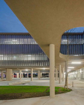 葡萄牙 Taipas 村 EB 2 学校