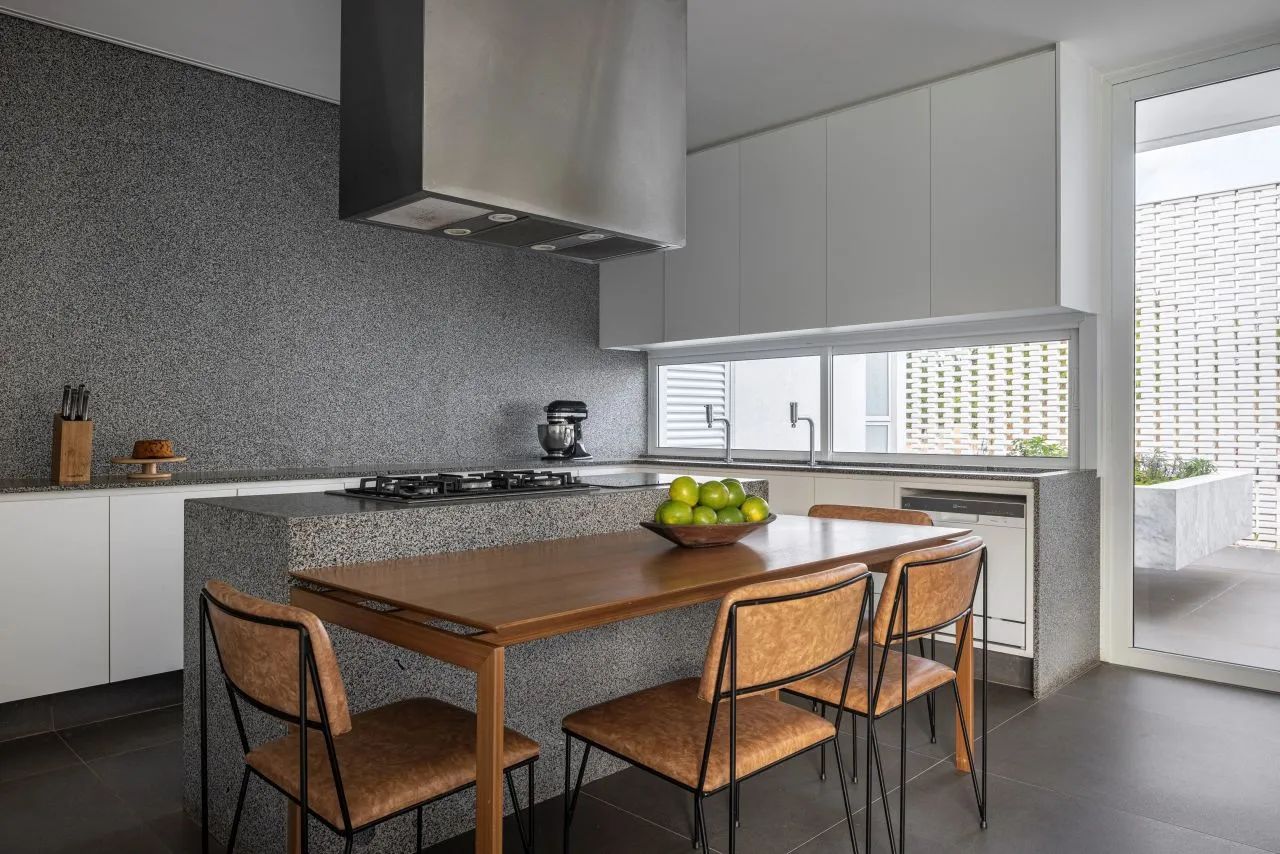 “牛奶蜂巢”屋|White Bricks 住宅丨巴西巴西利亚丨BLOCO Arquitetos-14