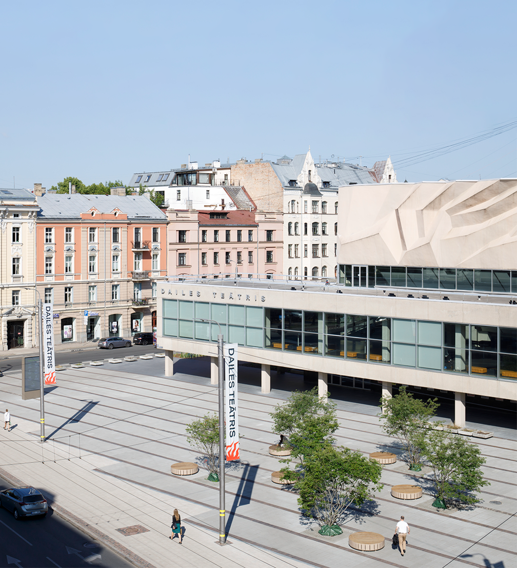 Latvijas Arhitektūras Lielo gada balvu 2023 saņem Dailes teātra priekšlaukums ← FOLD-0