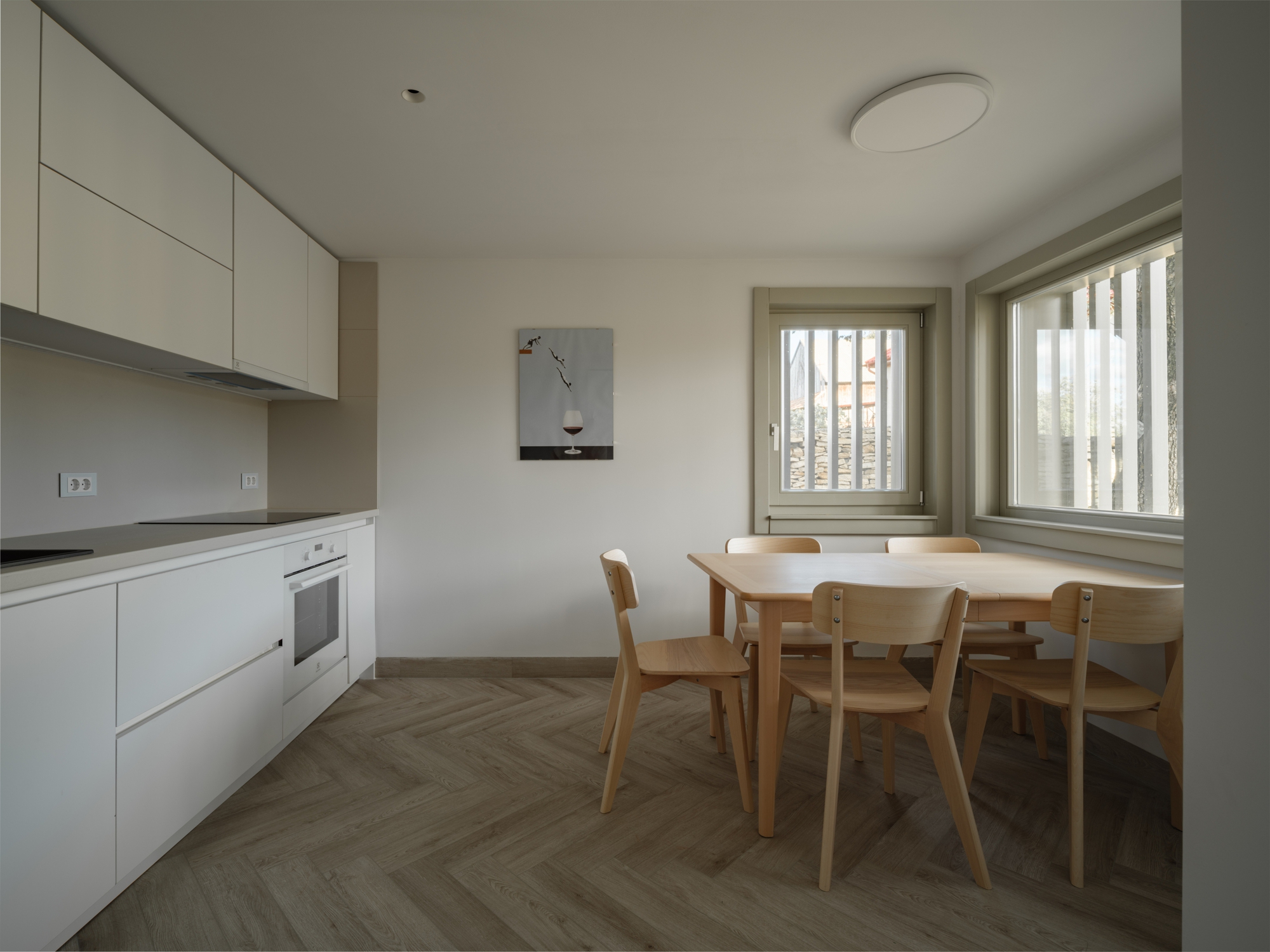 Recovery of a Country House and Barn / Vlad Sebastian Rusu and Studio 82-28