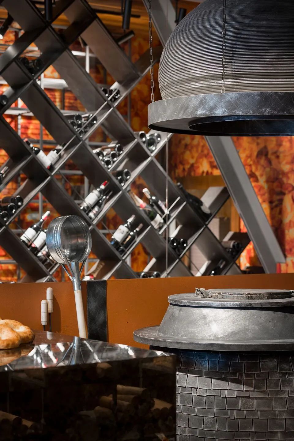 文化遗产和传统标志系统完美融合，打造出一家生动的餐厅-6