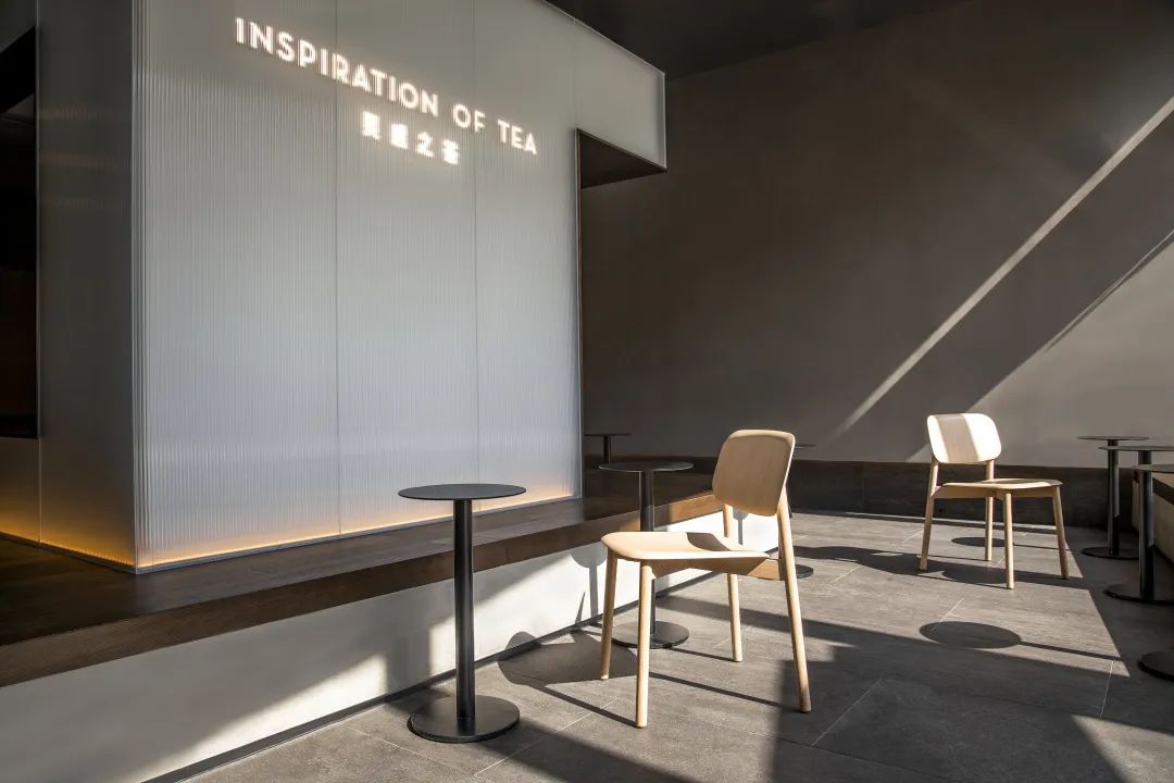 南京喜茶金茂汇店 | 古城墙下的现代茶空间-58