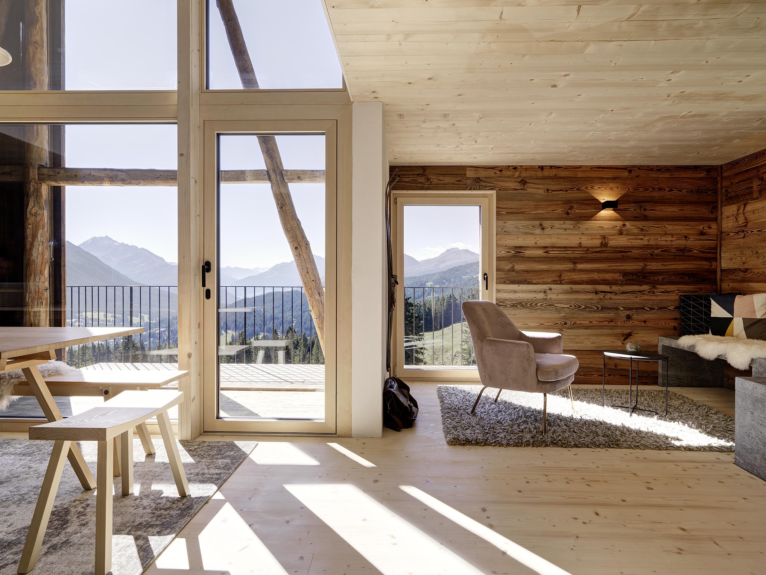 瑞士山地小屋的现代改造丨Christoph Cavigelli-33