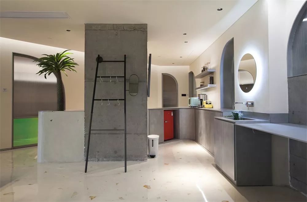 卧野空间设计事务所办公室——自由交流的弧形空间-52