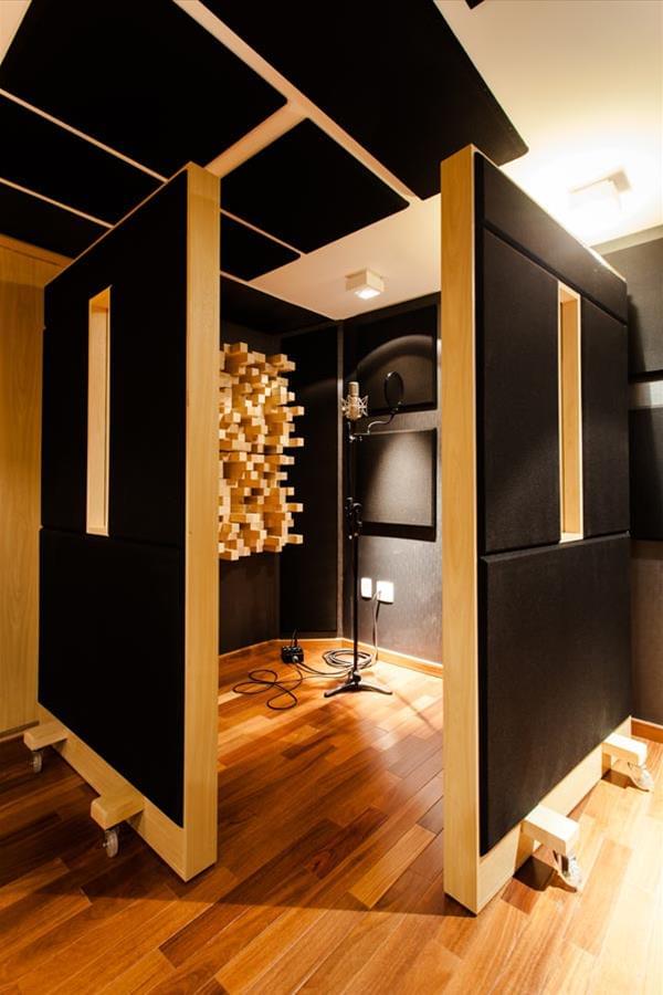 现代风格录音室设计 · DJ 工作室的创新尝试-4