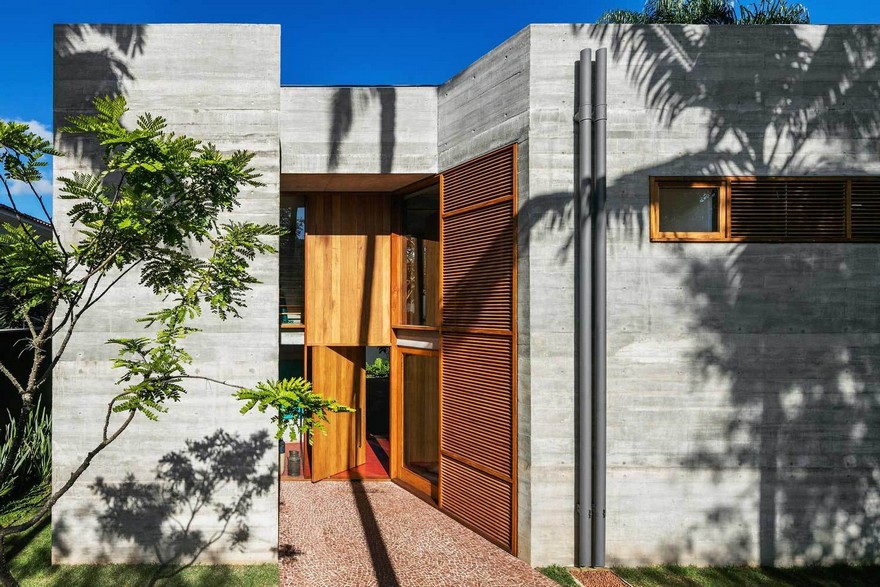 巴西圣保罗“野蛮人”混凝土住宅,树梢泳池景色迷人-1