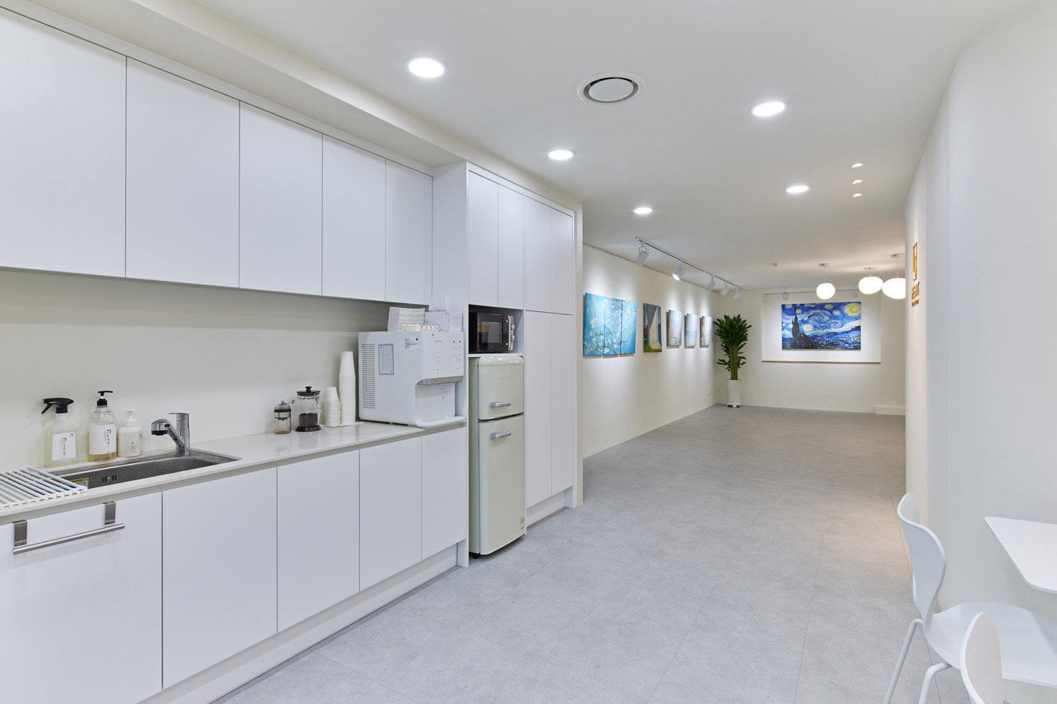 白色时尚 | 38 平简约清新的迷你公寓设计-11