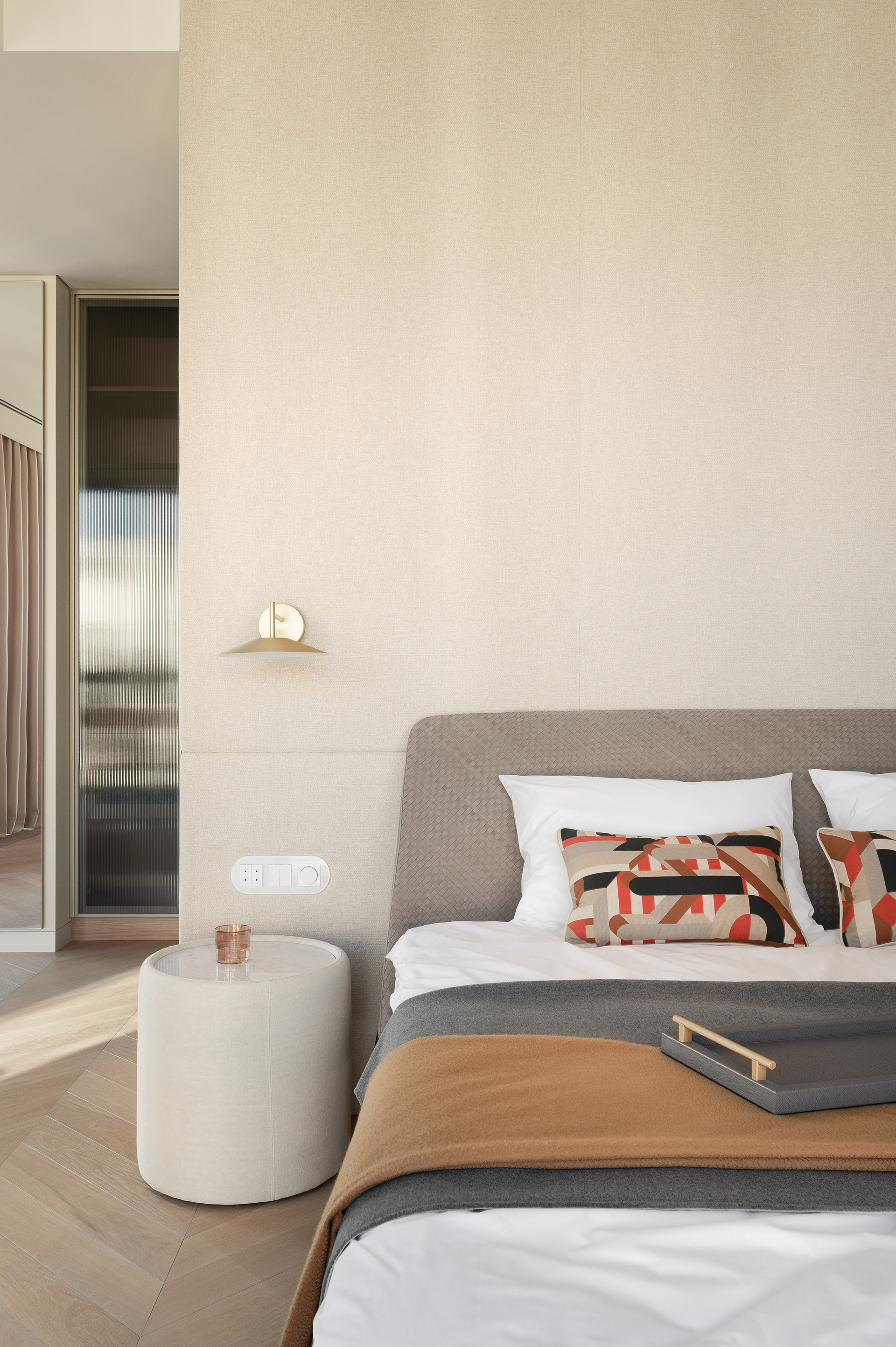 债券；纽带；联系；黏合剂；键；契约；保释金；铐链丨乌克兰基辅丨Bogdanova Bureau-48