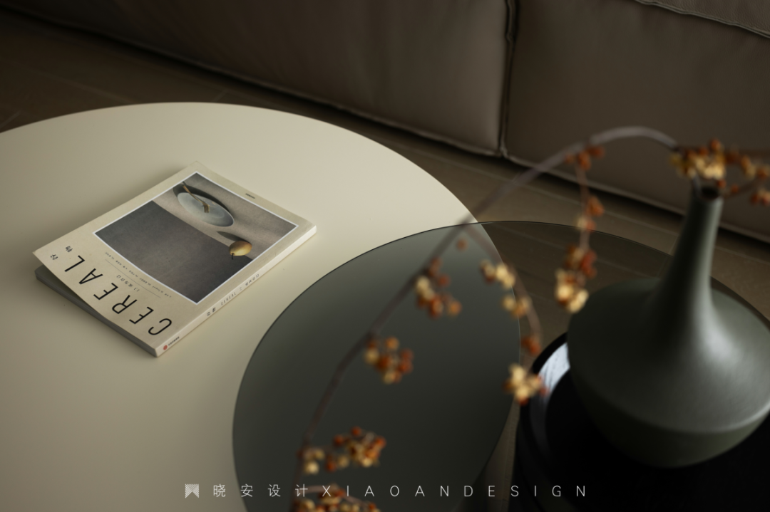 极简原木邂逅黑白灰,打造 125㎡艺术私宅丨晓安设计-22