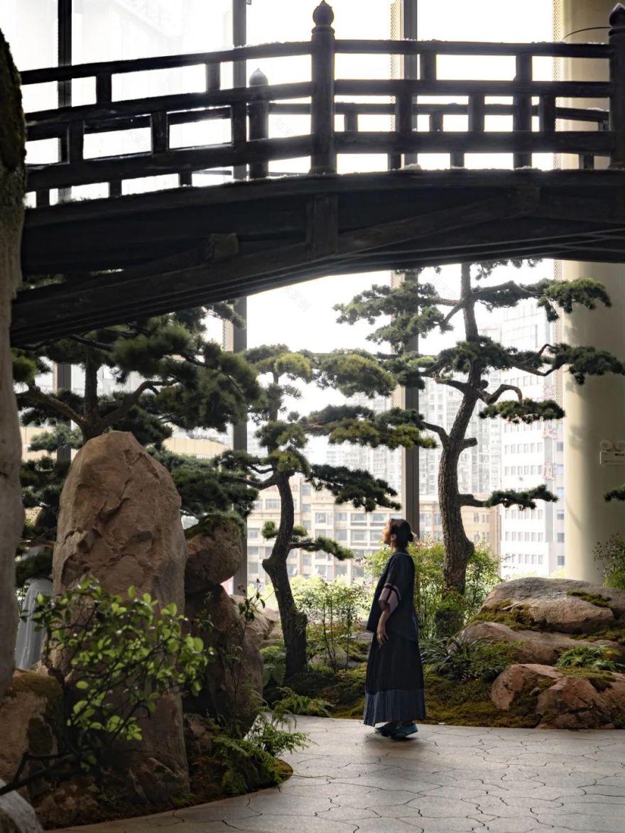 喜随作品|壶中胜境·商业中庭的科技国风微缩园林-8