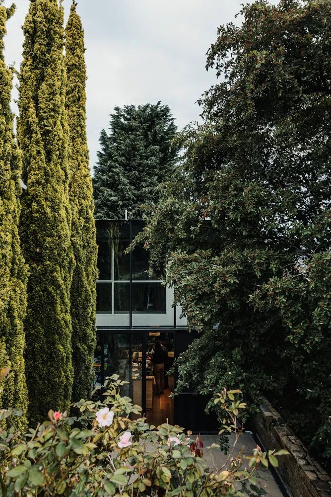 蔚来房屋|| 加建钢构玻璃屋，老建筑新生命-18