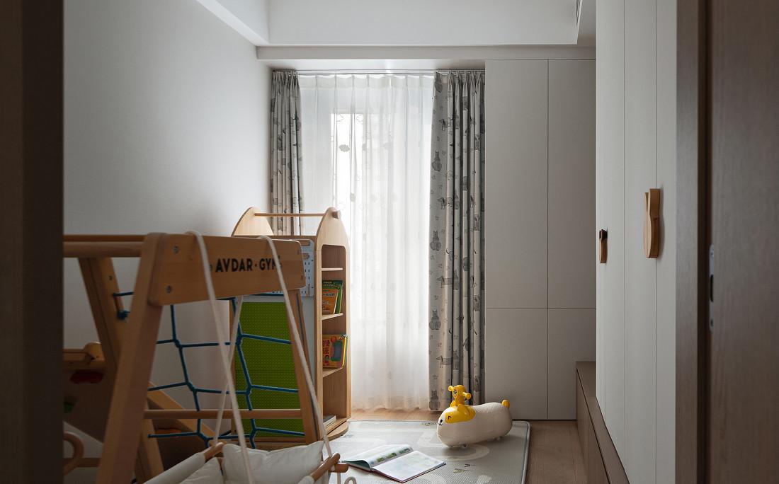 意式极简下的温暖叙事:一个家的呼吸与成长-32