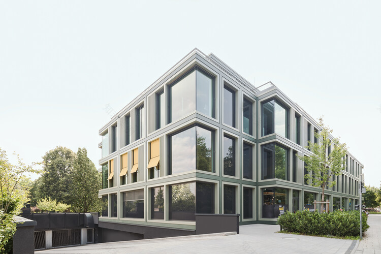 1971 年办公建筑翻新丨德国慕尼黑-1