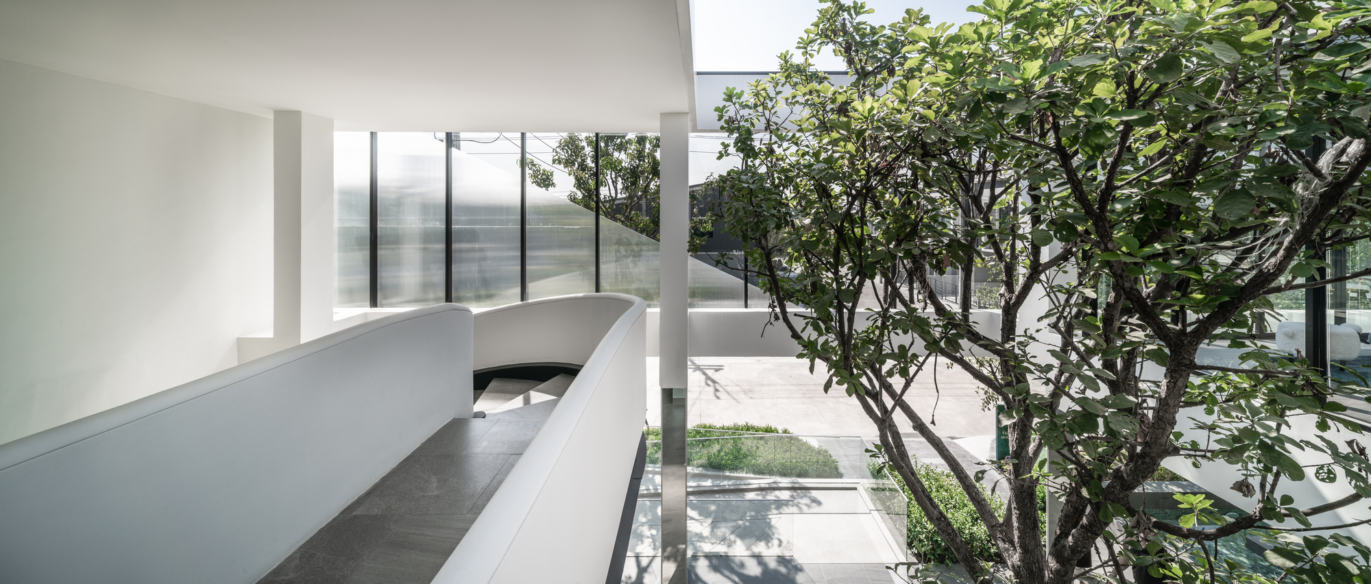 AP Grand Pleno Phahol Ransit Club House / ForX Design Studio-38