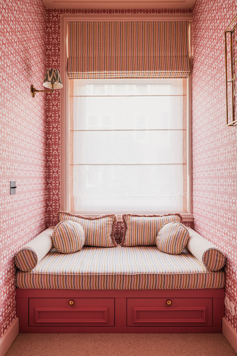 阿姆斯特丹时尚公寓 | 墙纸与设计的完美融合-29