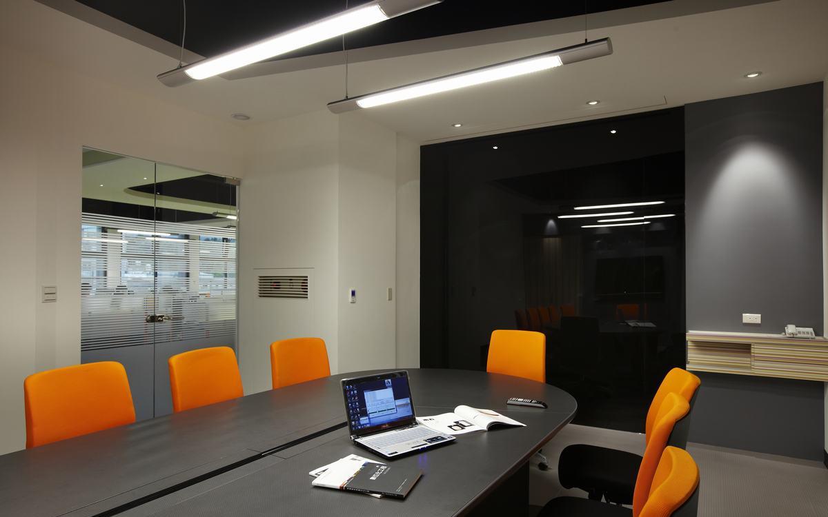 玩味办公室设计，色块与创意的完美融合-21