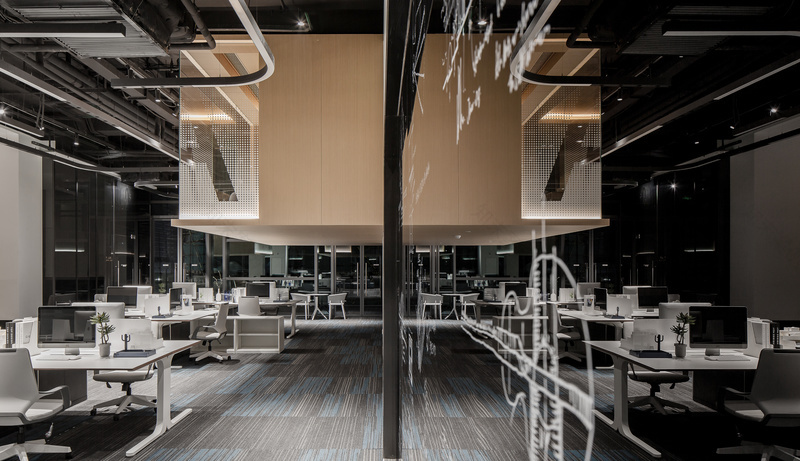 解构主义办公空间 | 自由与秩序的完美融合-15