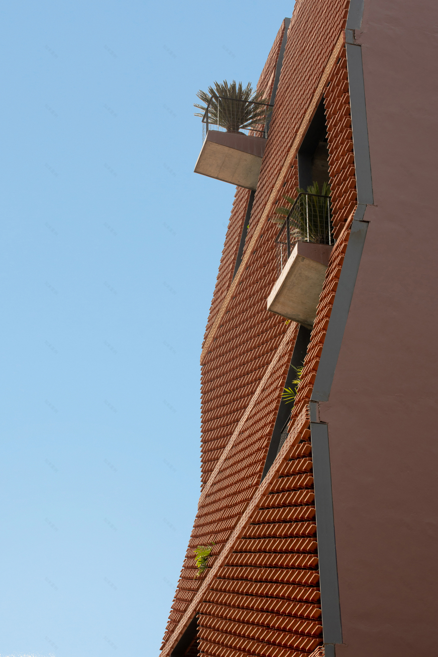 热带风情;热带律动(二者在不同语境中均可准确表意,若仅选一个,可根据具体语境选择热带风情) 丨越南河内丨H&P Architects-31