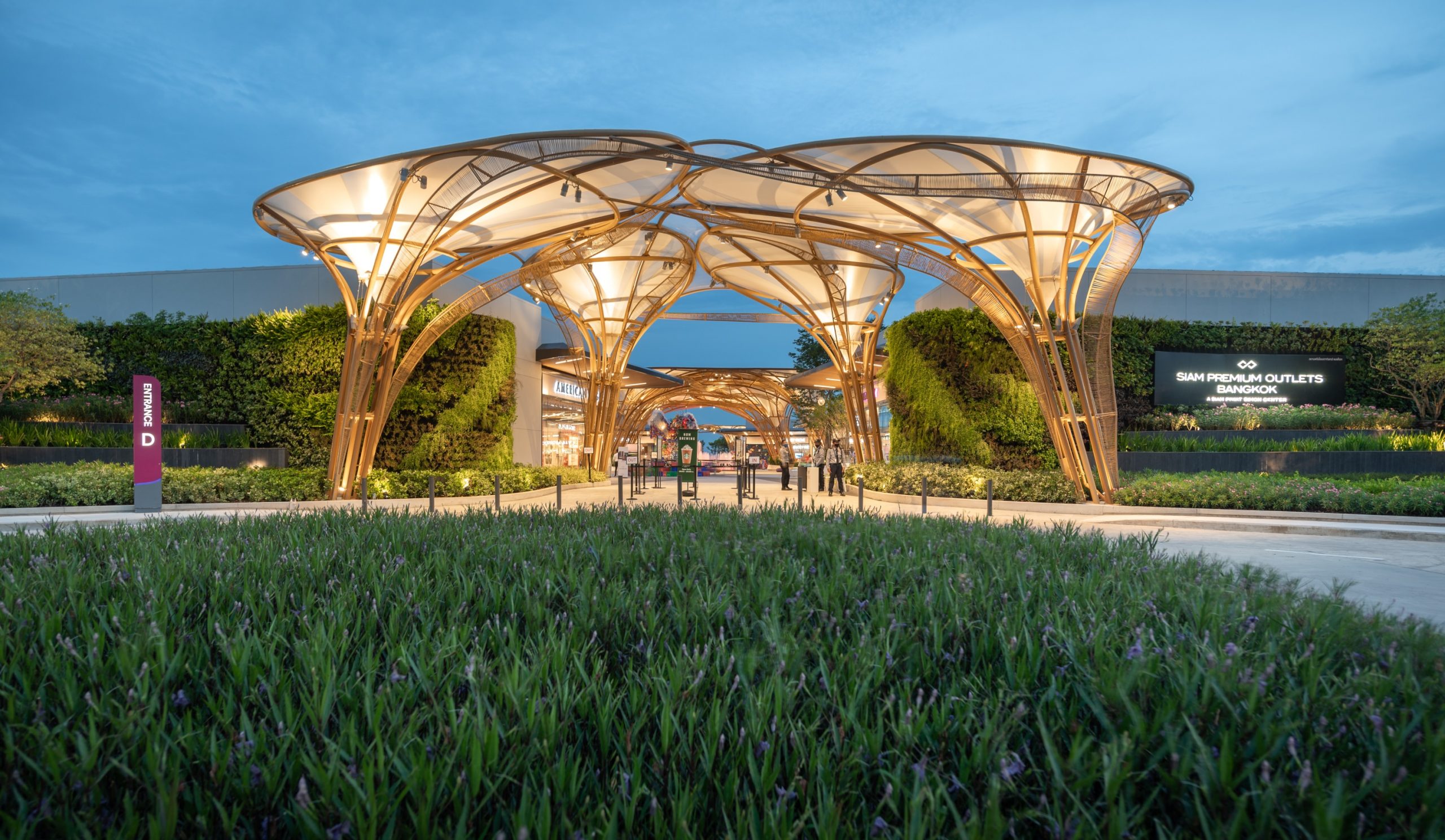 曼谷暹罗奥特莱斯商业景观 / Landscape Collaboration-1