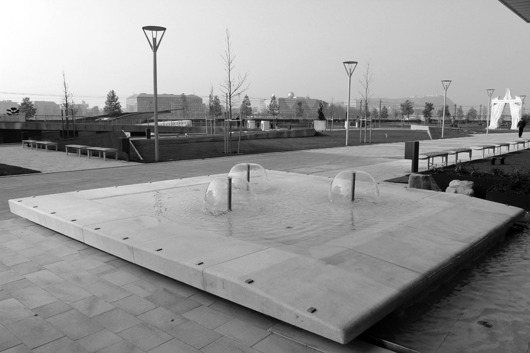 布达佩斯 Millennium City Center Riverside Origami 滨水公园景观设计-15