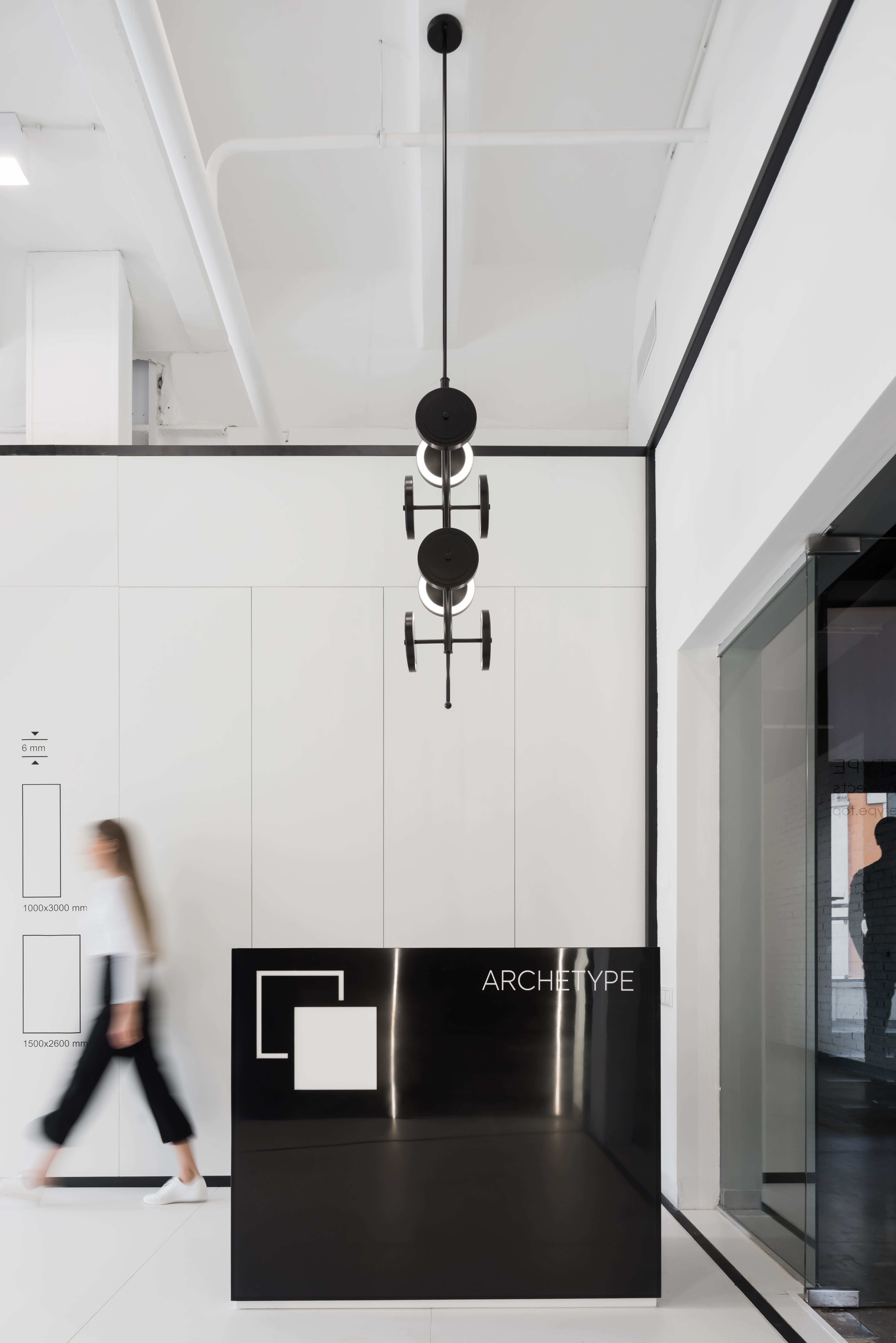 ARCHETYPE 展示与办公空间 | 黑白陶瓷艺术的立体呈现-13