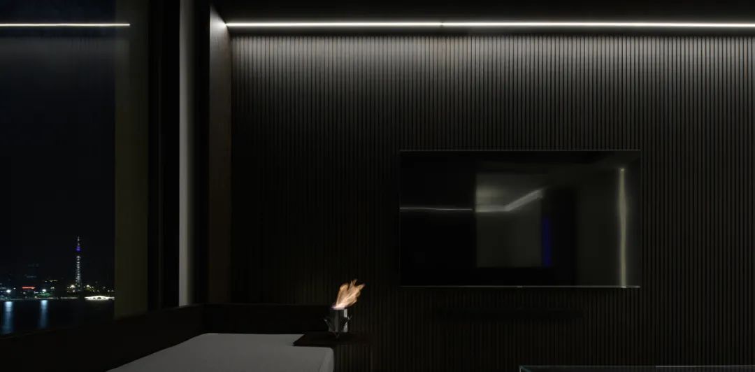 梦幻岛台 · 克莱因蓝的现代家居艺术丨中国江苏-43