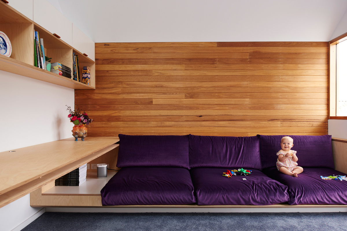 Новый дом с традиционным фасадом на участке шириной 5 метров-38