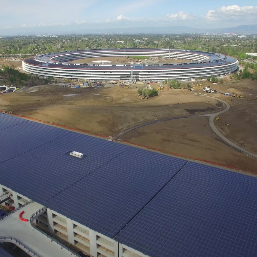 苹果公园亮相,绿色景观与高效能建筑的完美结合-0