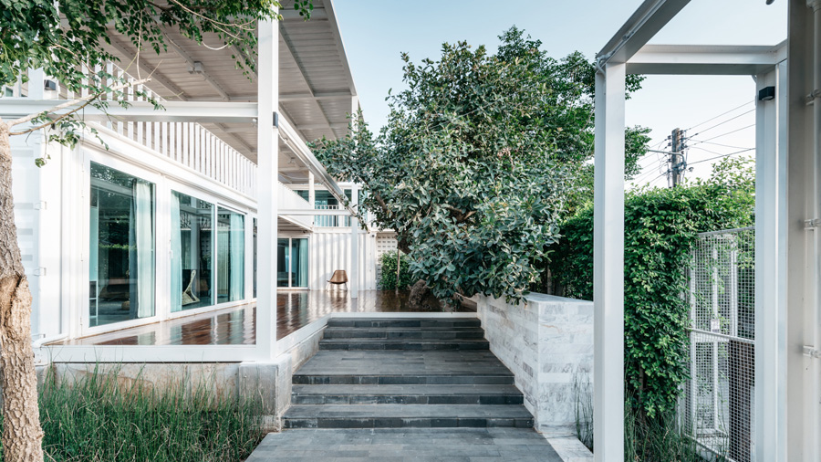 แบบบ้านตู้คอนเทนเนอร์ เปลี่ยนตู้ 15 ใบ เป็นบ้าน 1 หลังใหญ่ กับอีก 1 หลังน้อย-1