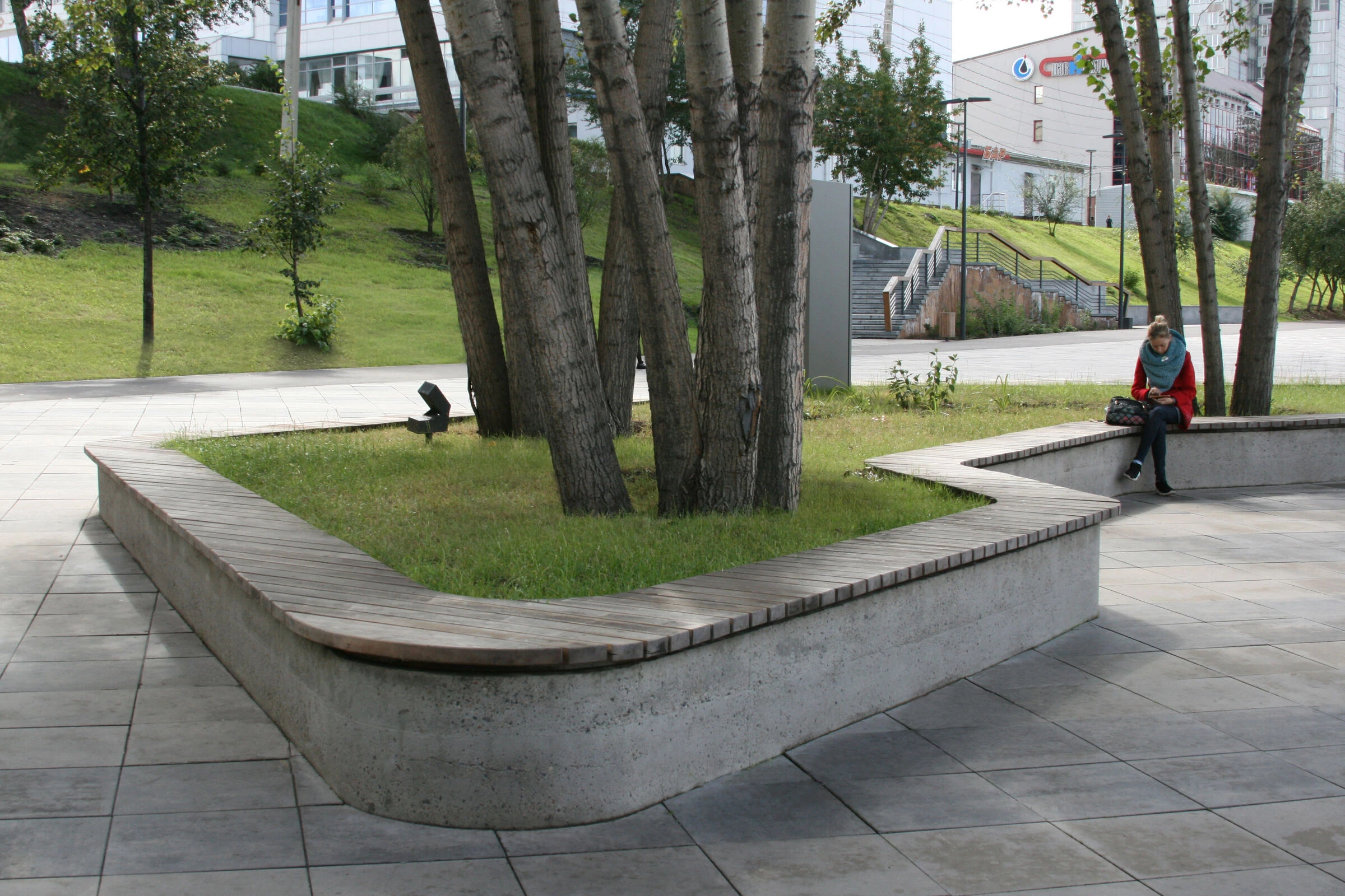 PROMENADE WITH AMPHITHEATER AND ART OBJECT-27