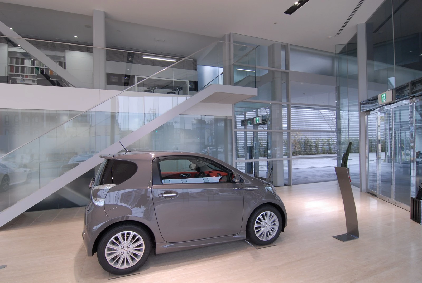 大阪透明汽车展厅-22