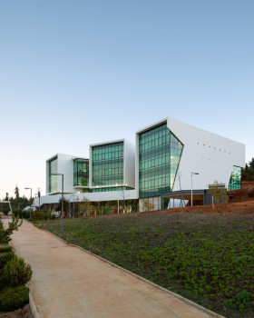 智利 PUCV 大学医学技术职业建设大楼