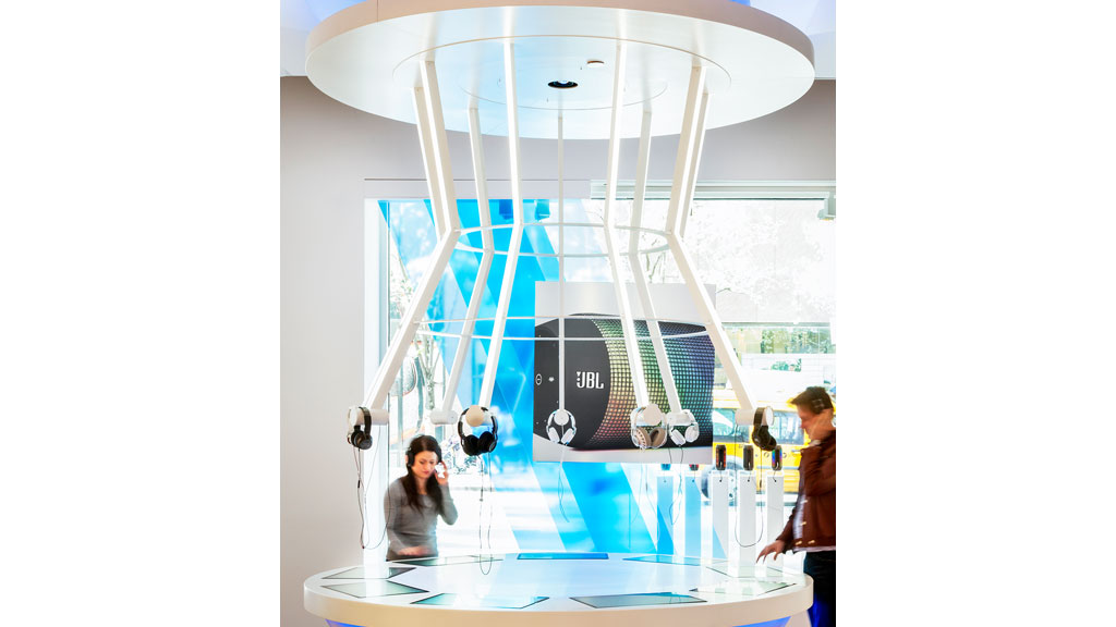 哈曼国际旗舰店-3